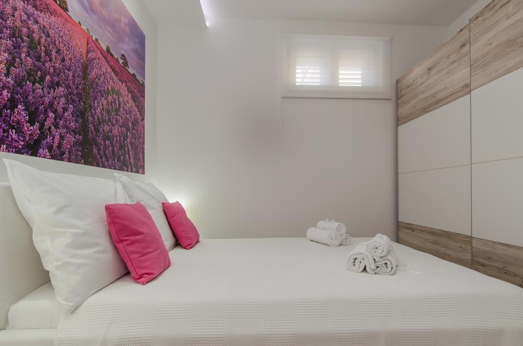 Apartment Carmen Trogir Zimmer foto